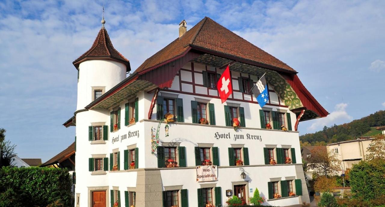 Hotel Zum Kreuz Suhr Exterior photo